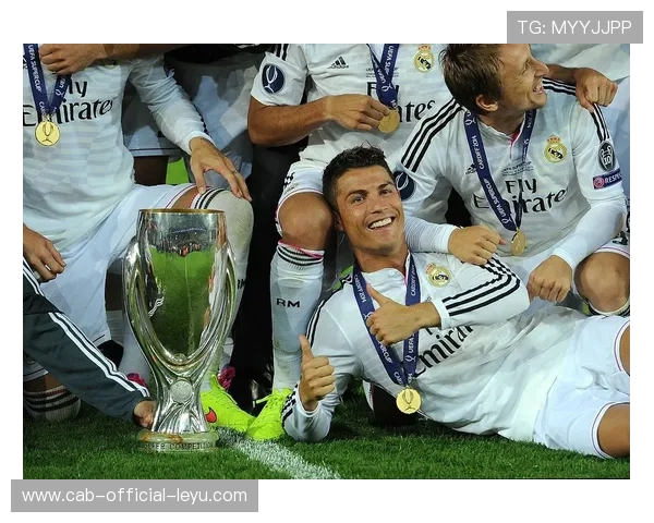 C罗与队友赛后庆祝气氛欢乐轻松，c罗和谁配合